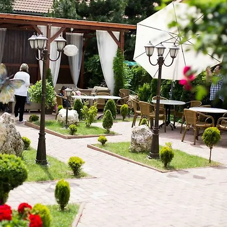Elizabet *